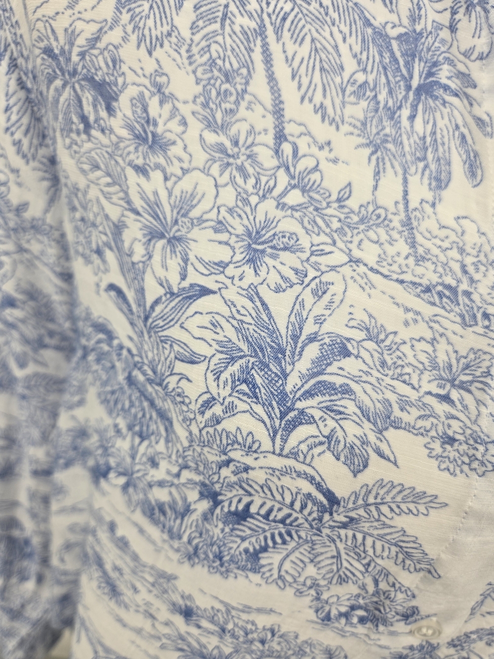 C By One Blue Toile Button-Down Shirt Large (7983) - Picture 2 of 6